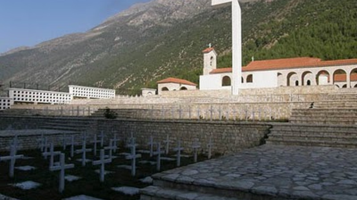 Νεοναζί πίσω από τους βανδαλισμούς σε νεκροταφεία της Ρόδου; 