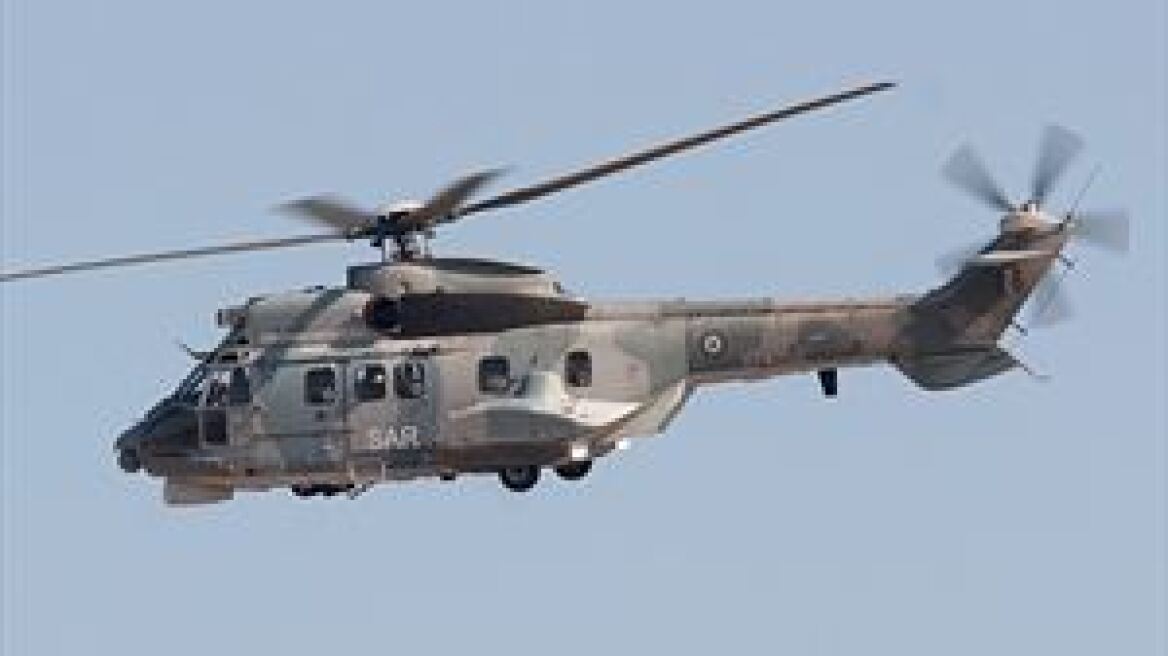 Καρέ καρέ η αεροδιακομιδή τραυματία με Super Puma 