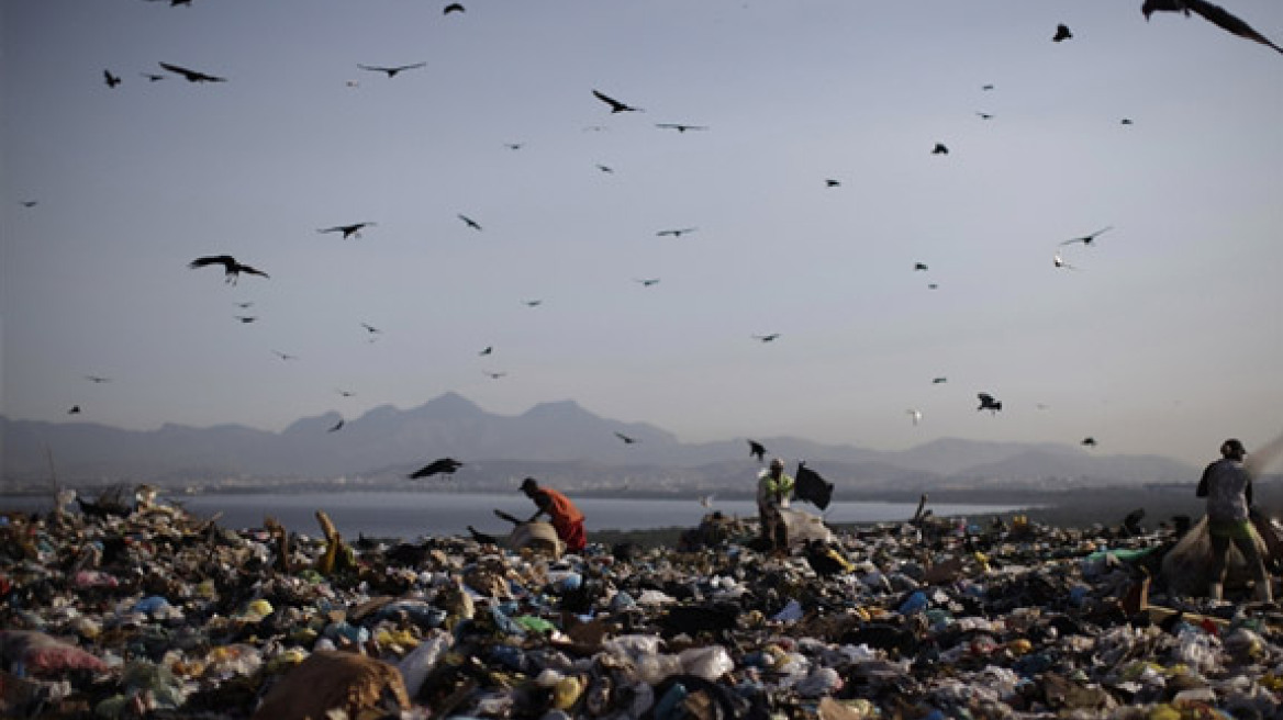 WASTE LAND: Οι ήρωες της χωματερής …