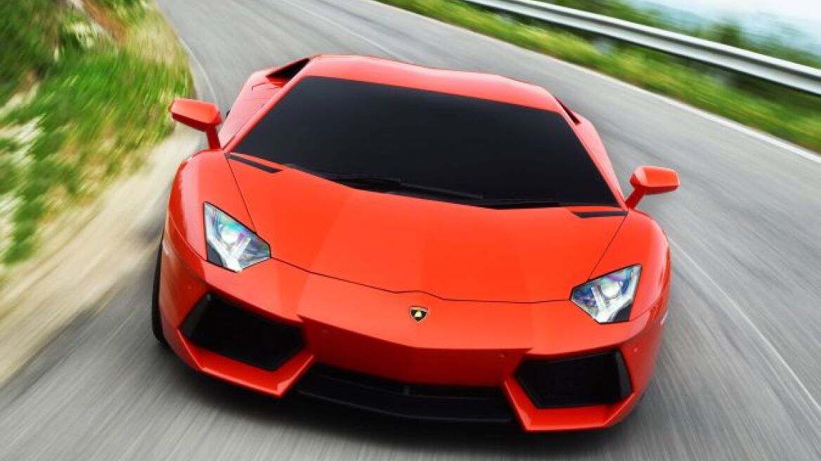 Η Lamborghini Aventador και τα... αργίτικα πορτοκάλια