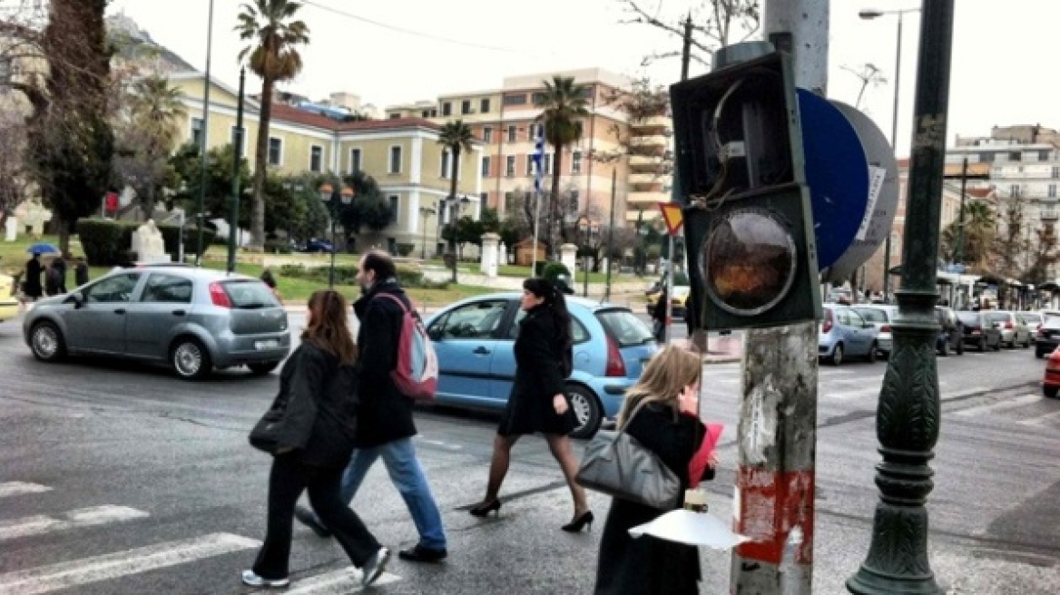 Εκλεβαν οδηγούς που περίμεναν στο φανάρι