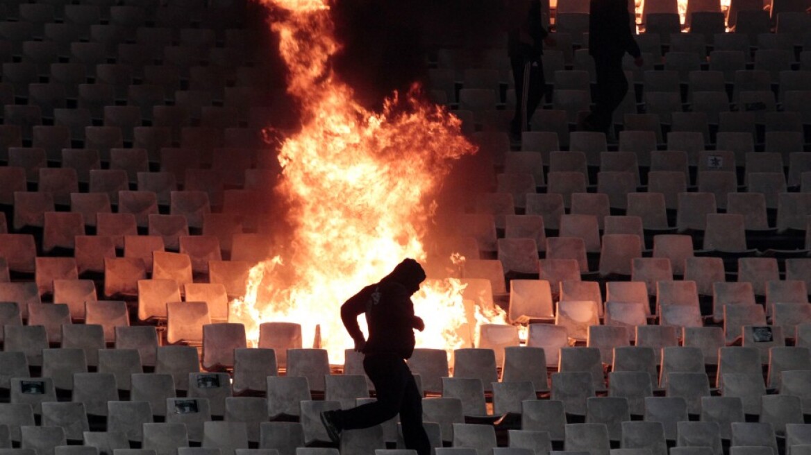 Φωτογραφία από τα έκτροπα του ΟΑΚΑ στο «Time»