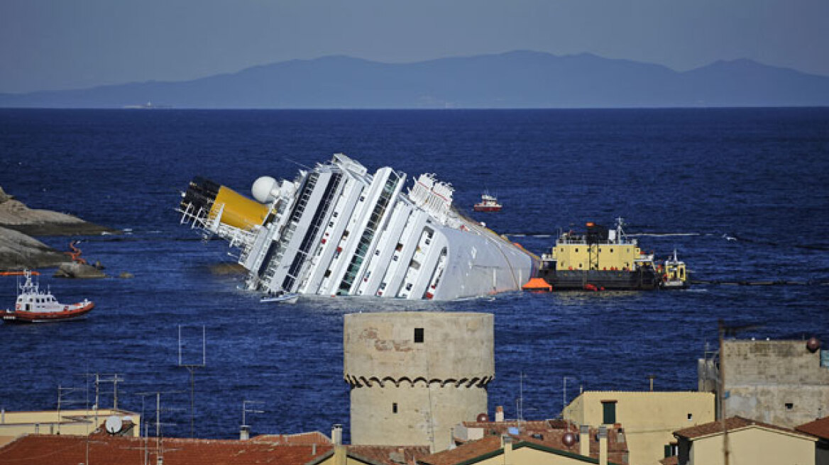 Τεράστια επιχείρηση ανέλκυσης του Costa Concordia