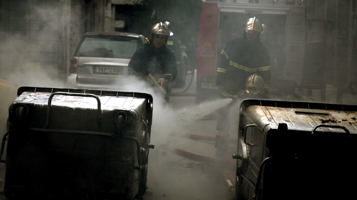 Φωτιές σε κάδους απορριμμάτων στη Θεσσαλονίκη