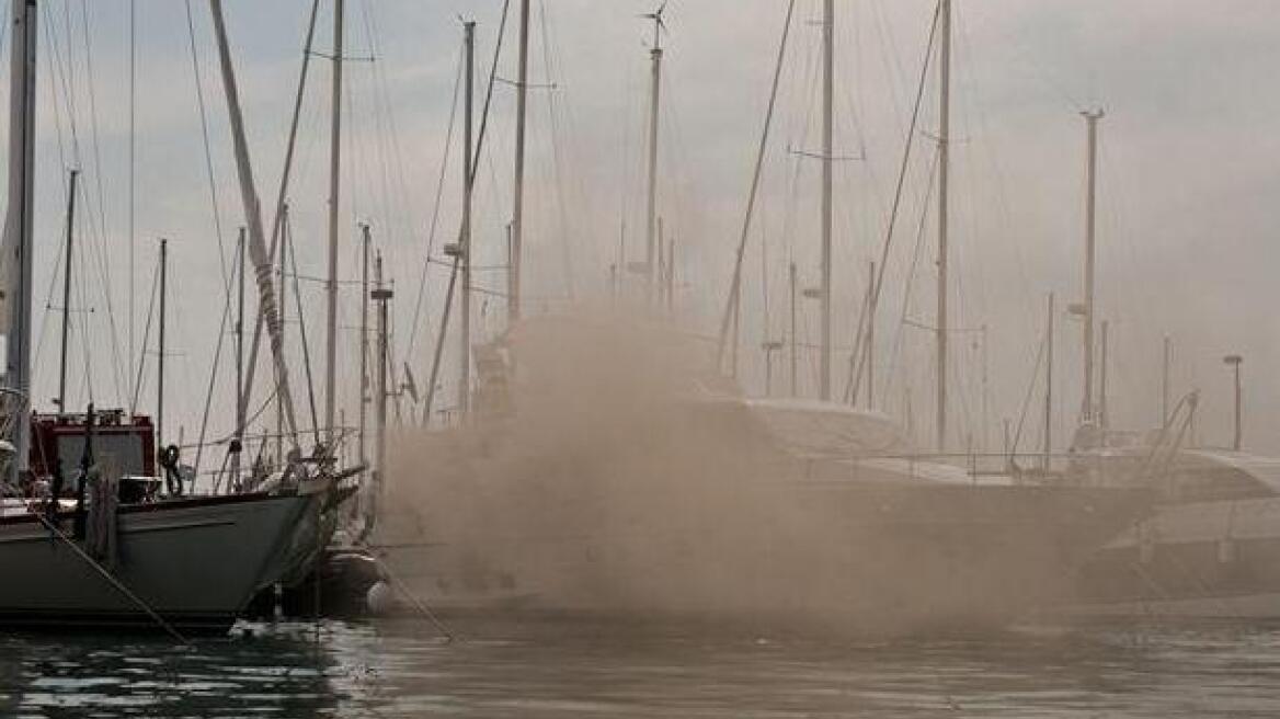 Πυρκαγιά σε σκάφη στο Φαληράκι της Ρόδου