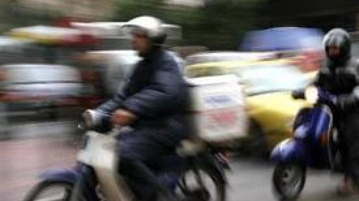 Λήστεψαν υπάλληλο delivery υπό την απειλή μαχαιριού