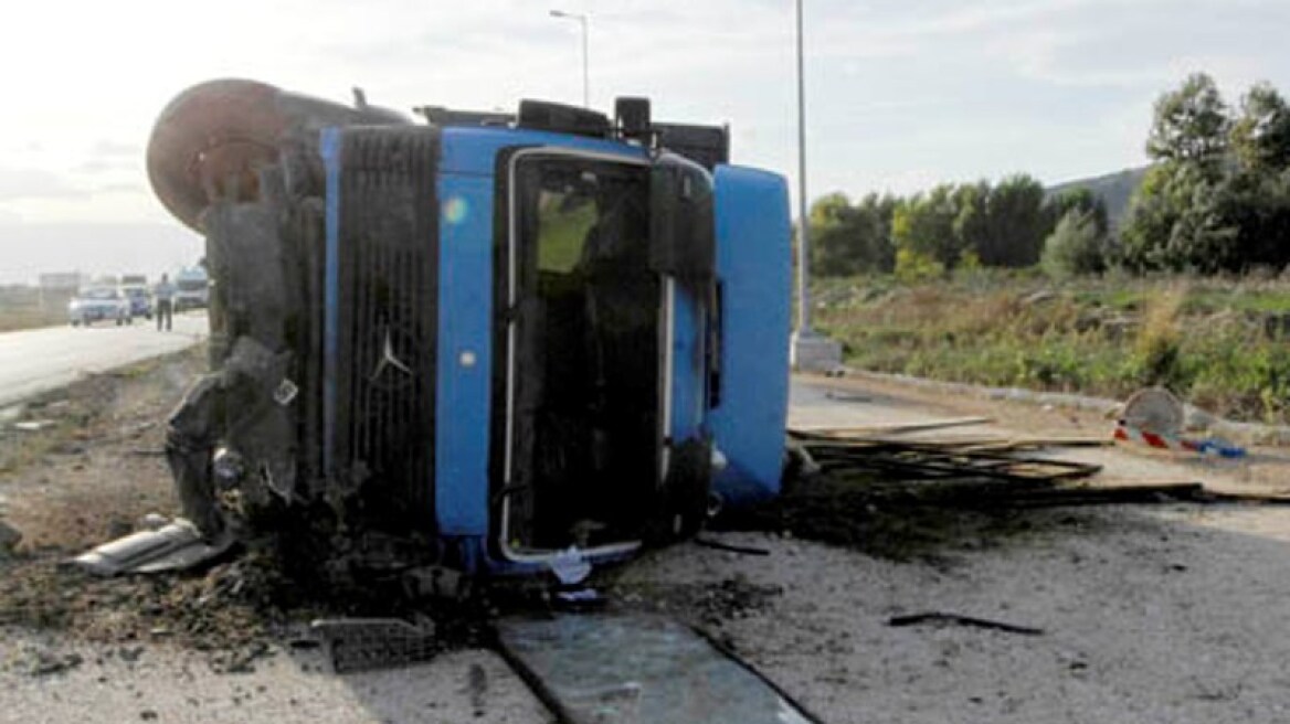 Έβαλαν βόμβα σε φορτηγό στην Κάλυμνο