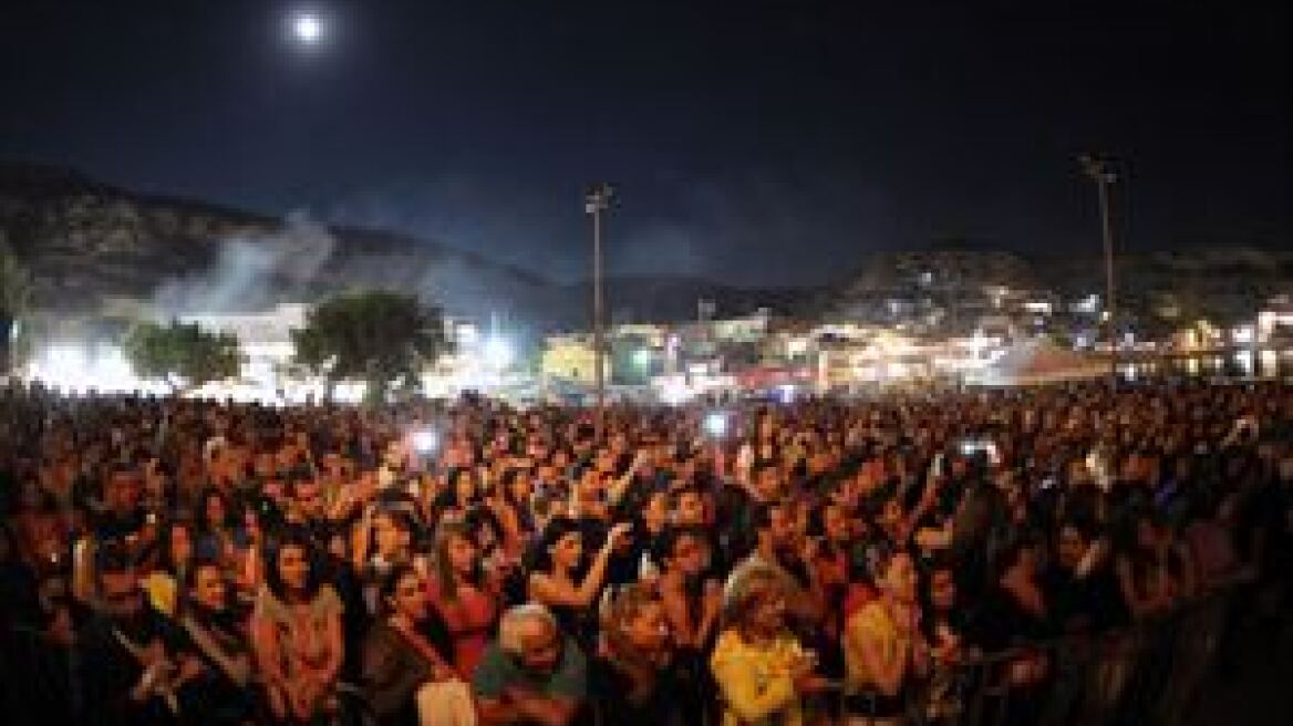 "Βούλιαξαν" τα Μάταλα στο Matala Festival 2012