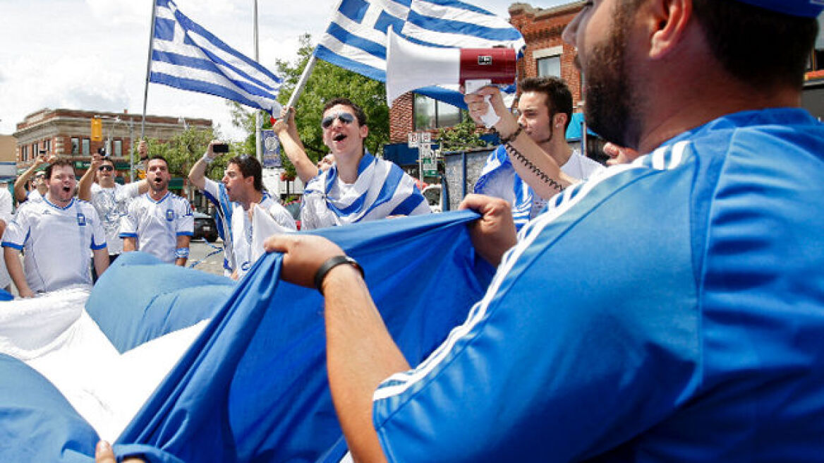 Πανηγυρίζουν οι Έλληνες του Καναδά για τη νίκη της Εθνικής