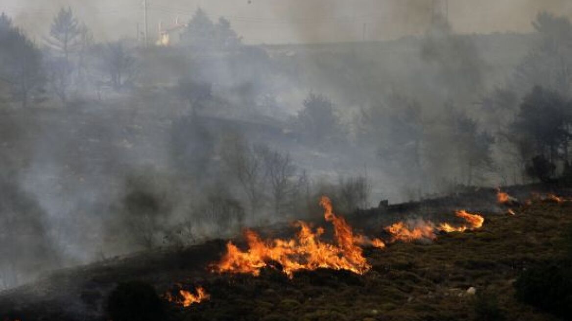 Πύρινα μέτωπα σε Ρέθυμνο και Χανιά 