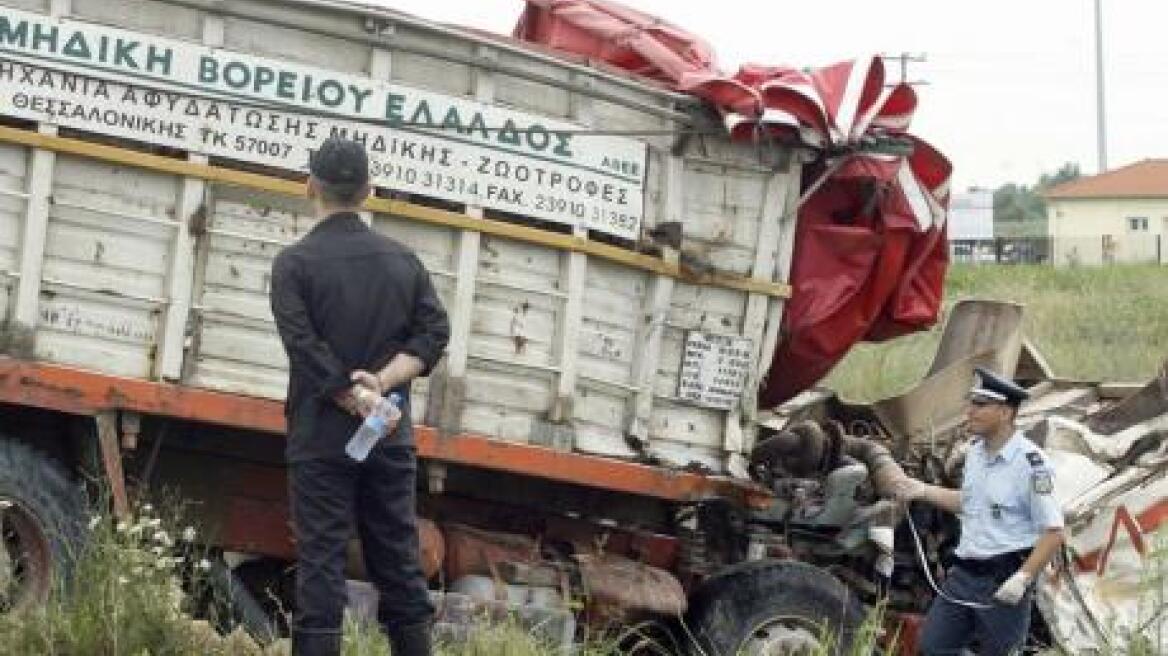 Νεκρός οδηγός μετά από σύγκρουση με φορτηγό στην Κέρκυρα