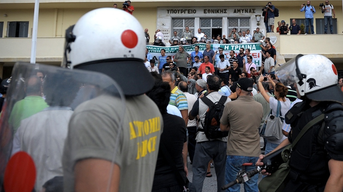 «Καρατομήθηκε» ο αστυνομικός διευθυντής ΒΑ Αττικής για την εισβολή στο Πεντάγωνο