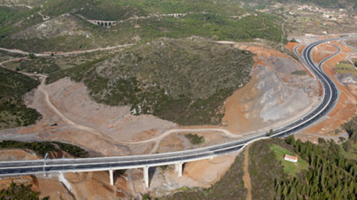 Καταγγέλλουν σχέδιο εγκατάλειψης του αυτοκινητοδρόμου Ε65  