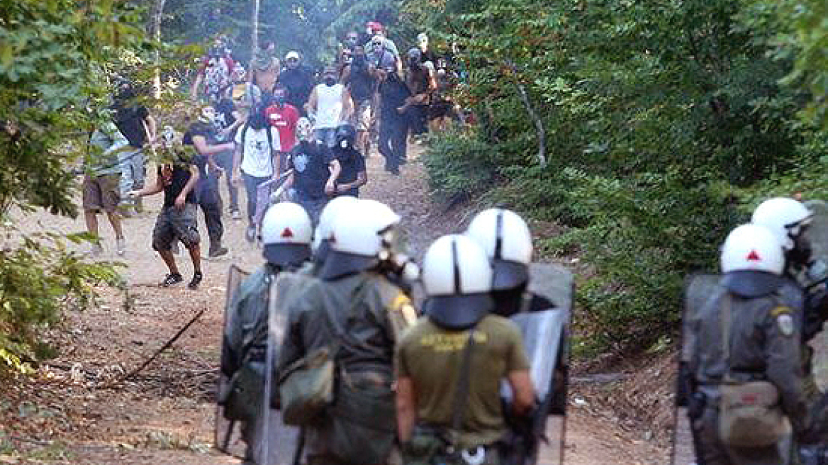 Ένταση, δακρυγόνα και προσαγωγές στις Σκουριές Χαλδικής 