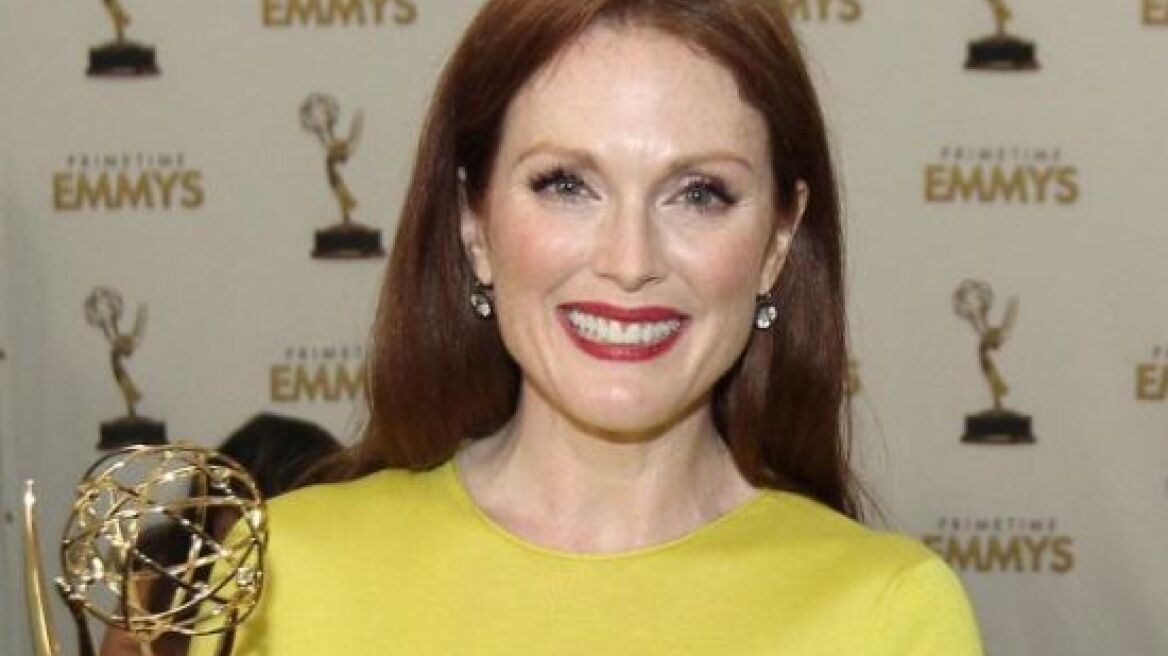 Η Julianne Moore θα διαφημίσει καλλυντικά