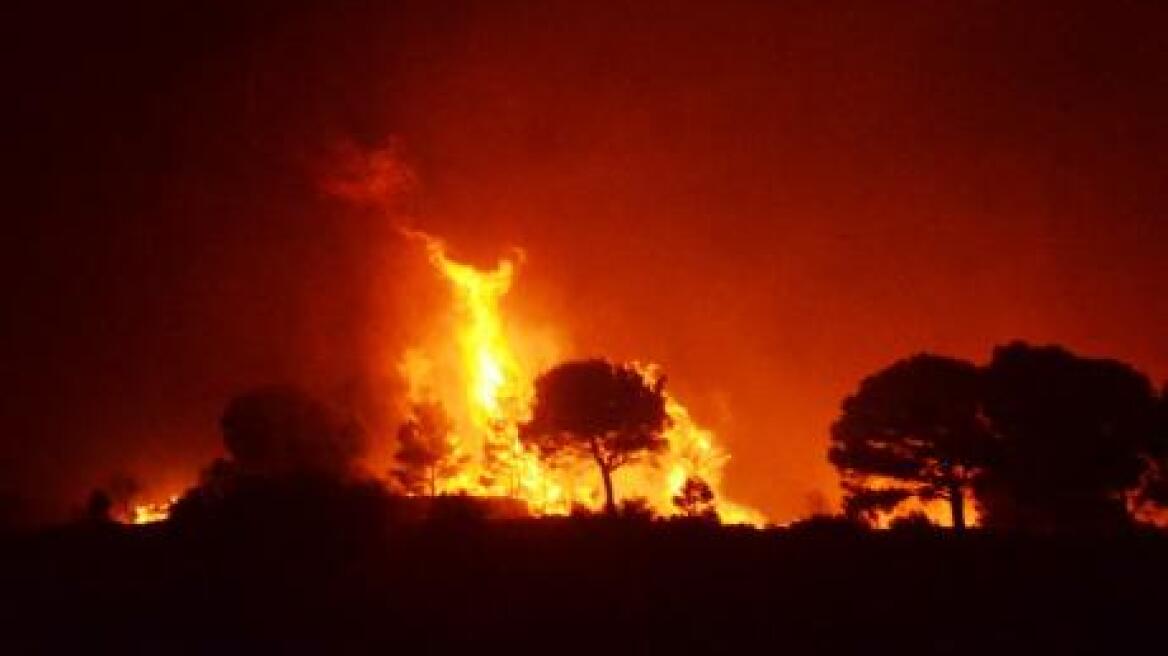 Σε εξέλιξη πυρκαγιά στην Πάτρα 