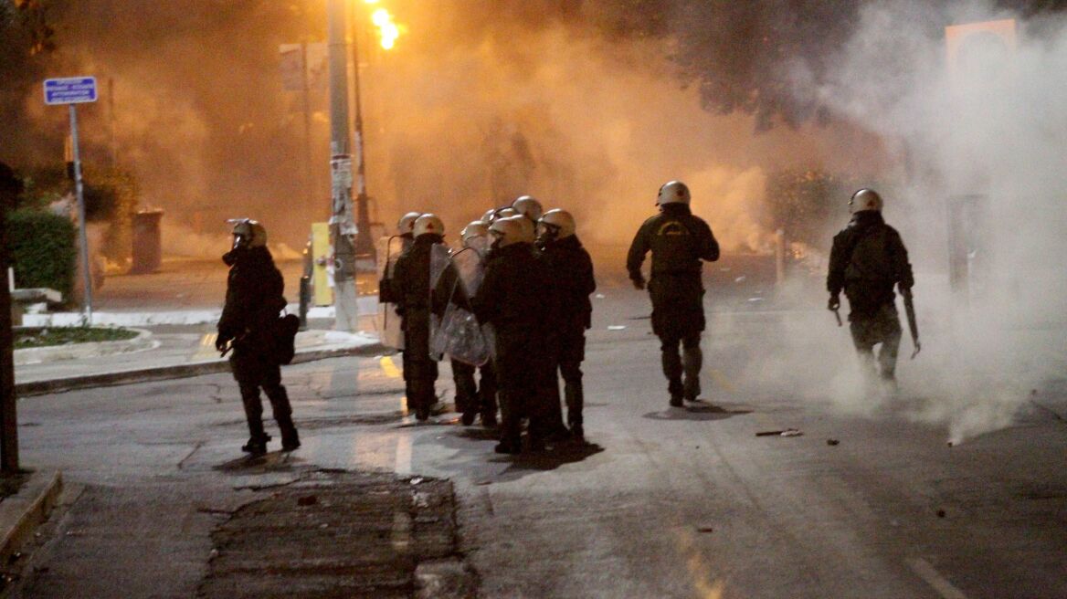 Θεσσαλονίκη: Δεκαέξι συλλήψεις και επτά προσαγωγές στα επεισόδια