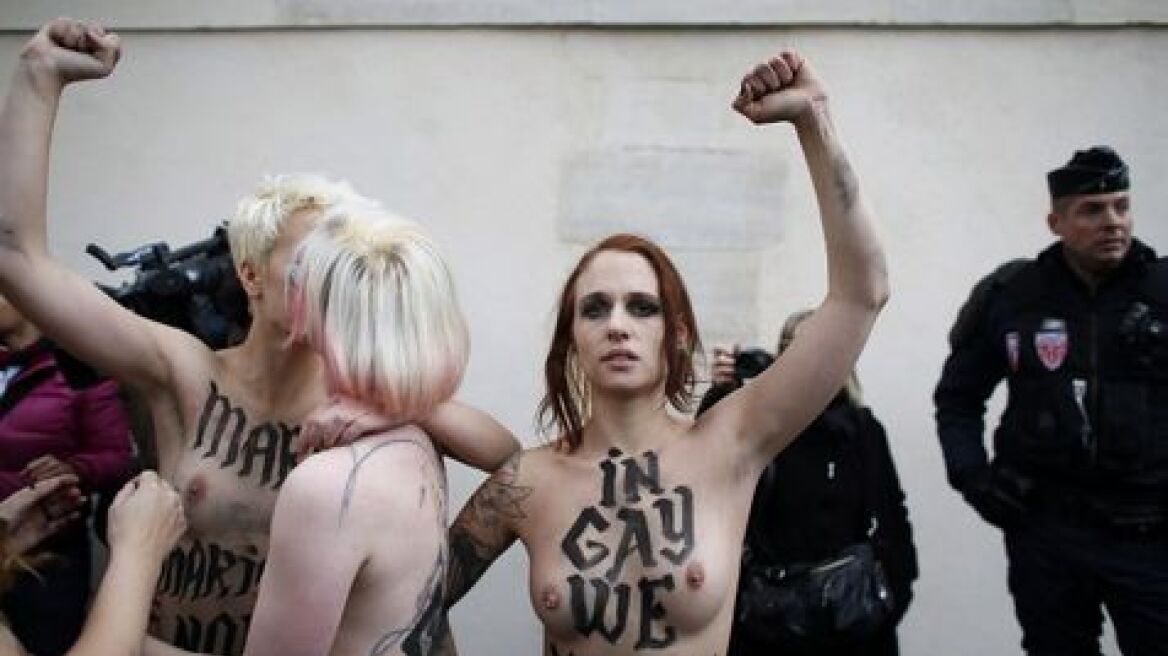 Τα μέλη της Femen απειλούν με μήνυση τους καθολικούς στη Γαλλία 