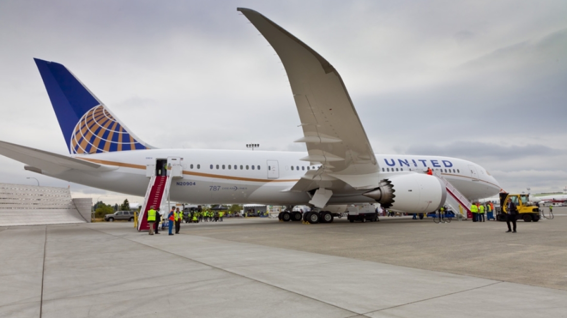 Έκακτη προσγείωση για Boeing 787 της United Airlines