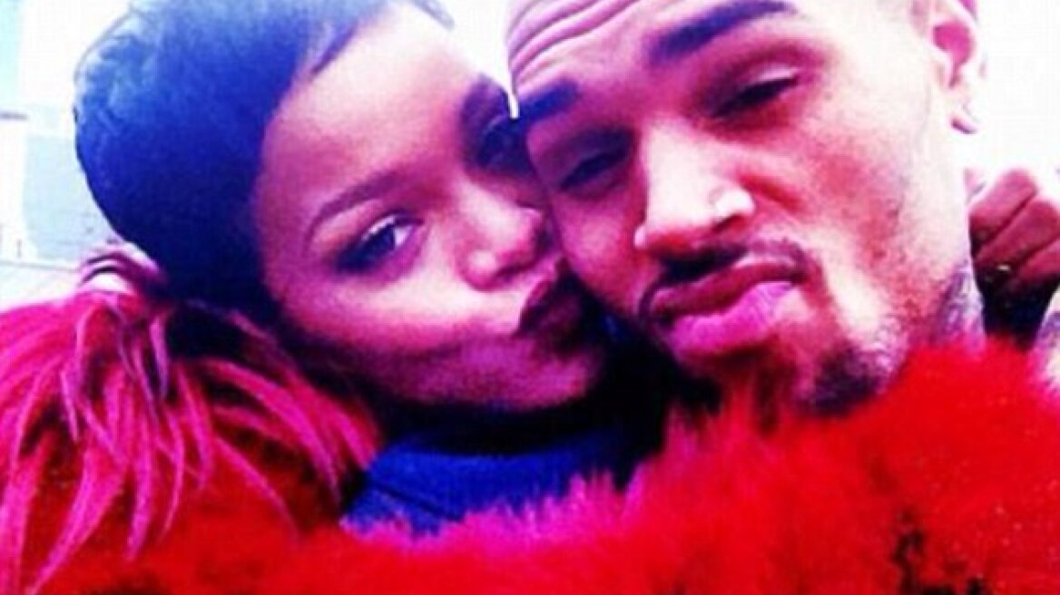 Rihanna - Chris Brown: Τι τρέχει τελικά με αυτούς τους δυο;