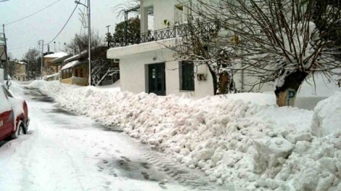 Χωρίς ρεύμα το Οροπέδιο Λασιθίου - Χιόνι και θερμοκρασία στους 0 βαθμούς!