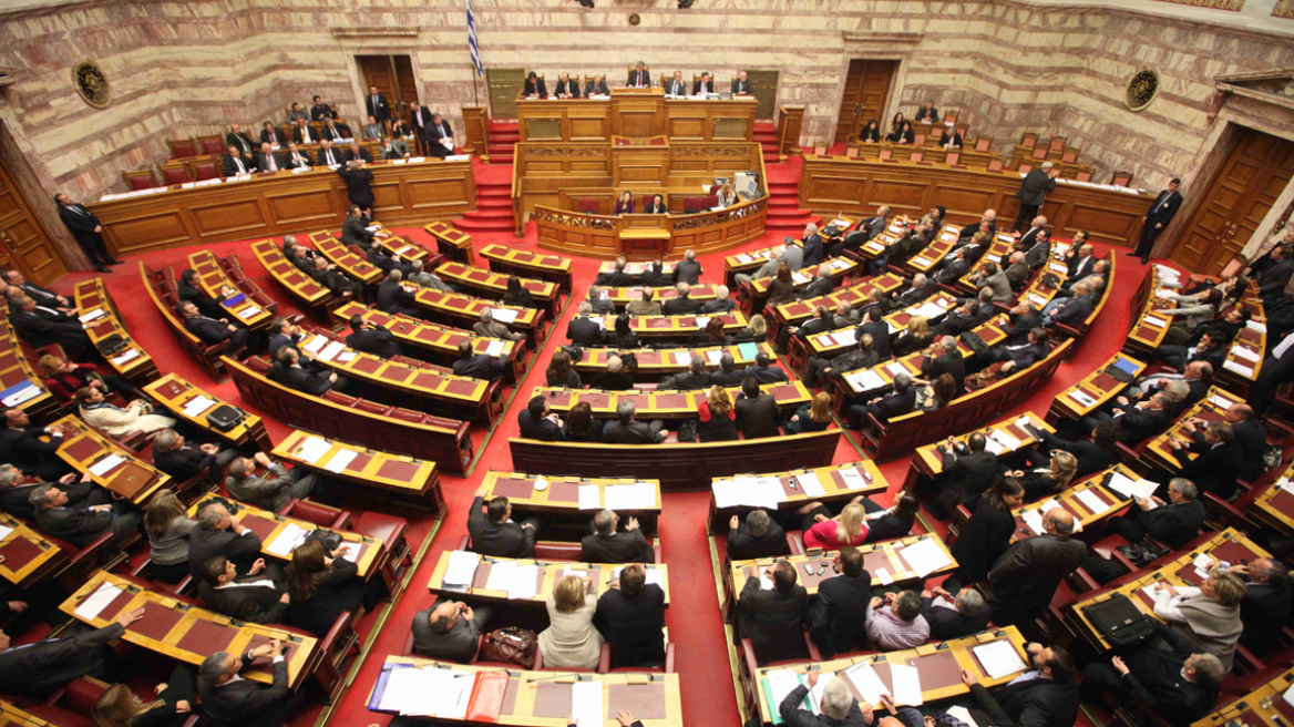 Λίστα Λαγκάρντ και... γκαζάκια βάζουν φωτιά στο πολιτικό σκηνικό