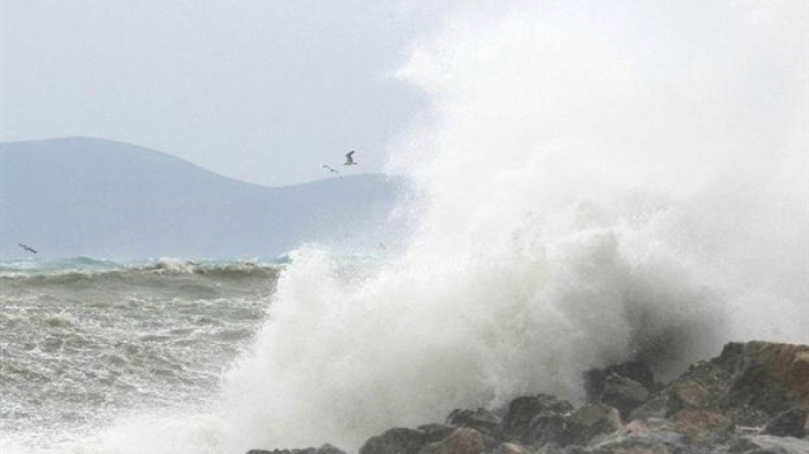 Μερική απαγόρευση απόπλου λόγω ισχυρών ανέμων