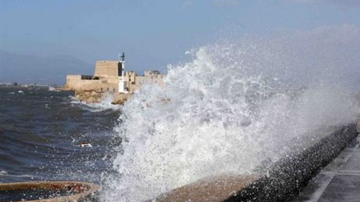 Μερική απαγόρευση απόπλου λόγω ισχυρών ανέμων