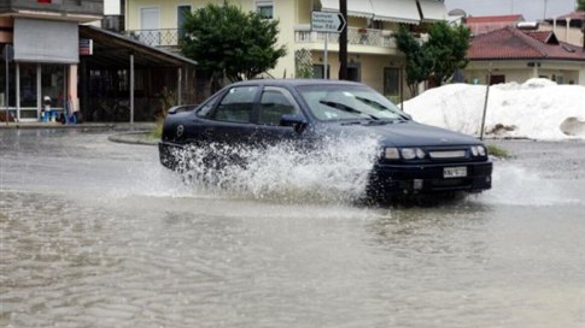 Προβλήματα στην Αλεξανδρούπολη από την έντονη βροχόπτωση 