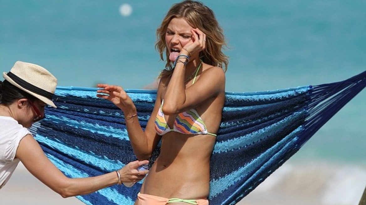 Magdalena Frackowiak: Γκριμάτσες on camera!