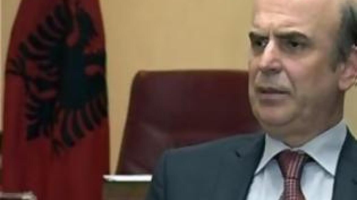 Προσπάθεια αποκλιμάκωσης της έντασης με το Κόσοβο από τον ΥΠΕΞ της Αλβανίας