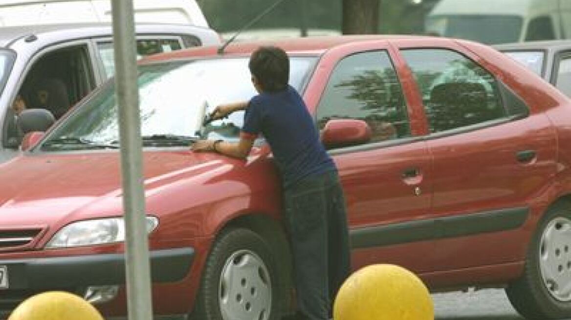 Αμαλιάδα: ΙΧ παρέσυρε 12χρονο που καθάριζε τζάμια