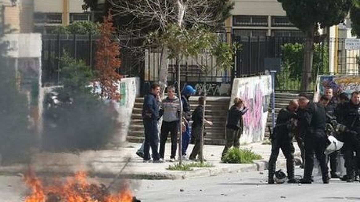 Ελεύθεροι οι 53 προσαχθέντες για τα επεισόδια στο Βόλο