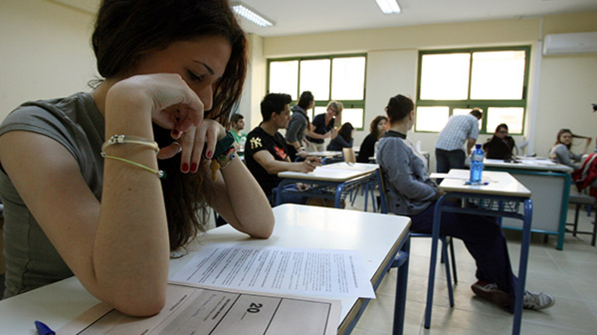 Τα θέματα της Φυσικής μοιάζουν λόγω... ίντερνετ, λέει η Επιτροπή Εξετάσεων 