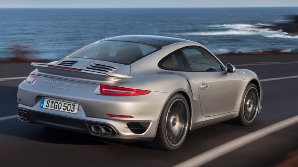 Video: Επιταχύνοντας με την 911 Turbo