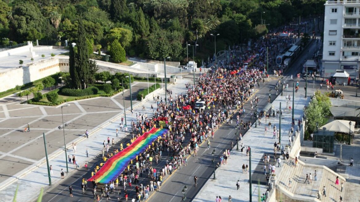 Οι γκέι παρέλασαν για τα δικαιώματά τους