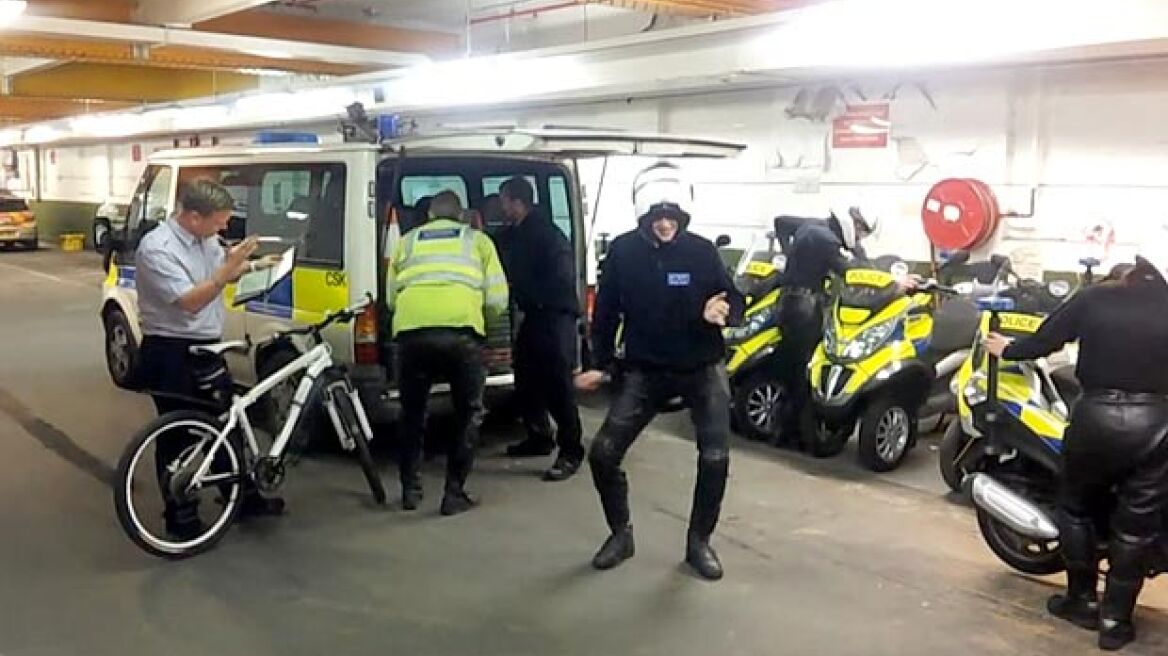 Χαμός στη Scotland Yard για το... Harlem Shake!