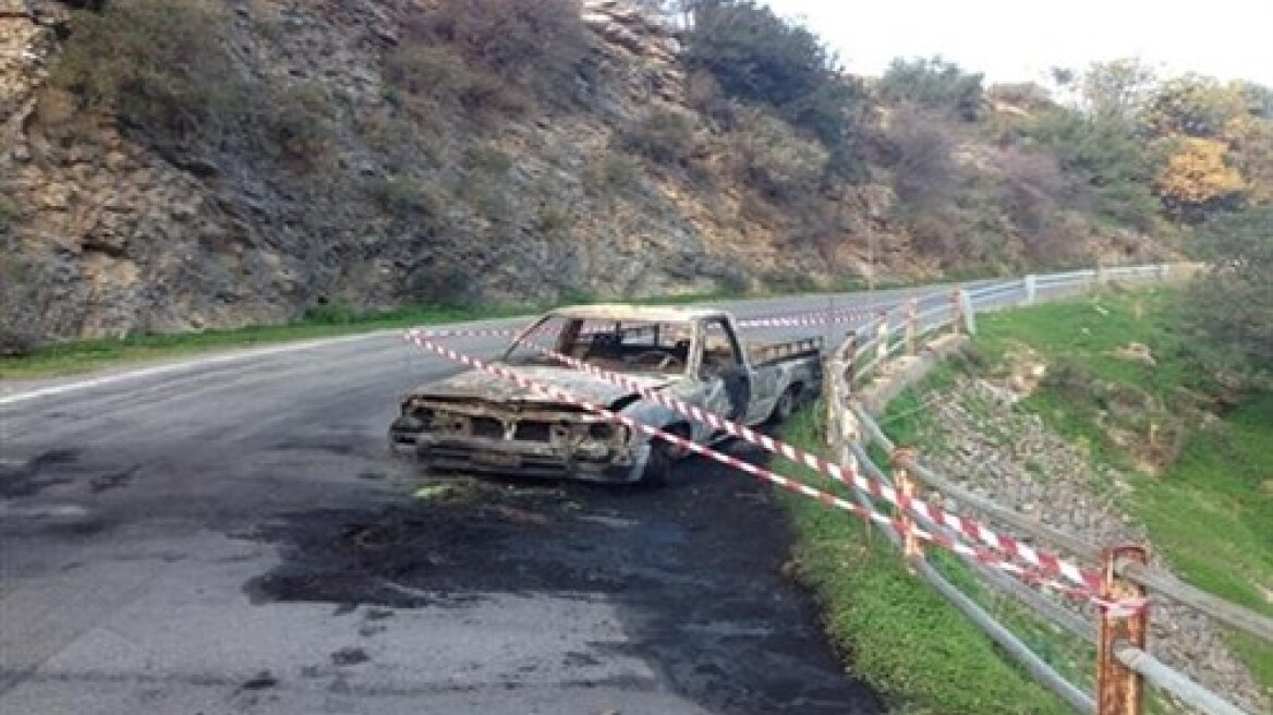 Πυρκαγιά σε δάσος από φλεγόμενο όχημα στην Πάτρα