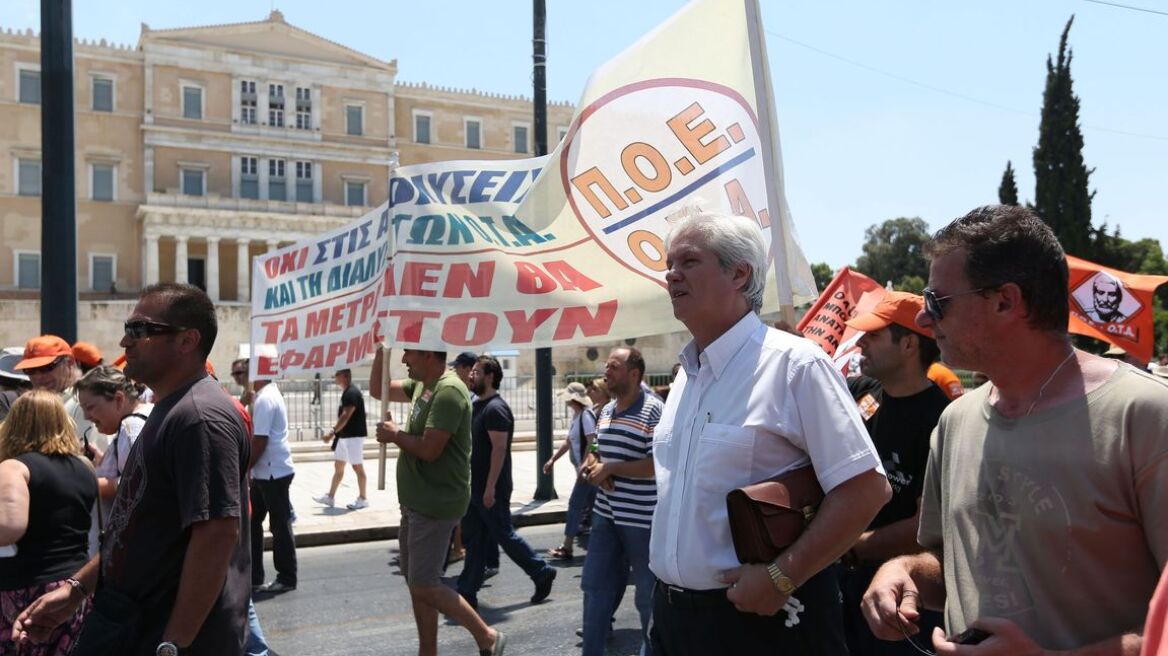 Συνδικαλιστικός κλοιός και αγωνία για διαρροές 