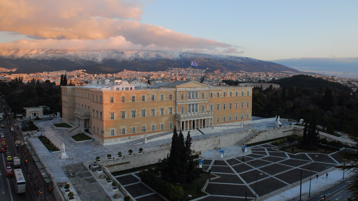 Πήραν πίσω την εξαίρεση από την "κινητικότητα" των αποσπασμένων στα υπουργικά γραφεία