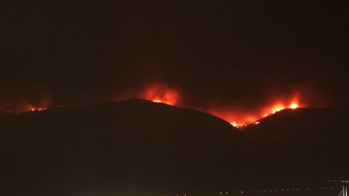 Large forest fire in an inaccessible part of Parnitha