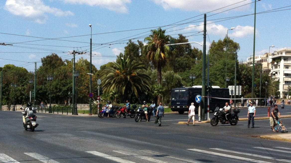 Απίστευτη ταλαιπωρία από τα μέτρα για τον Σόιμπλε 