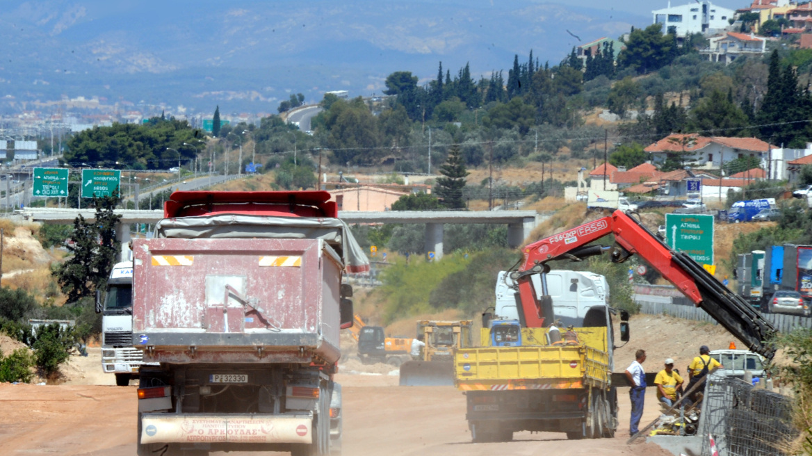 Ξεκινούν άμεσα νέα έργα σε Ίλιον, Περιστέρι, Γλυφάδα και Καματερό 