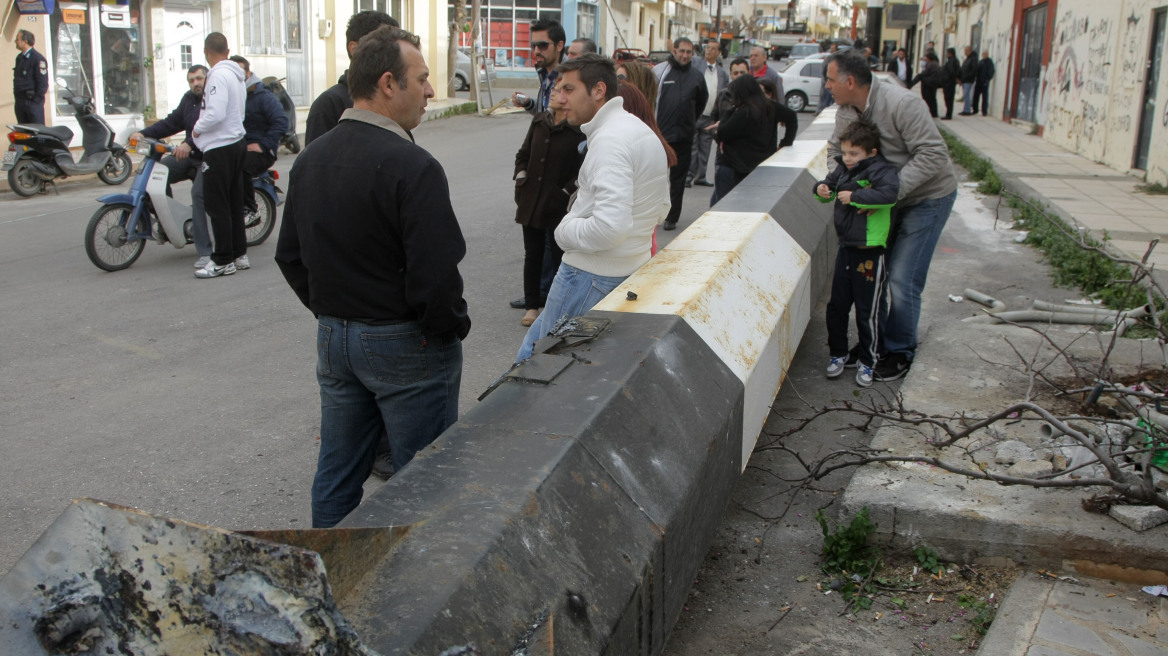 Ηράκλειο: Πυλώνας φωτισμού από το γήπεδο του ΟΦΗ έπεσε στην Εθνική οδό