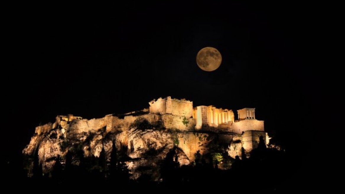 Συναυλίες, παραστάσεις, ξεναγήσεις και βιντεοπροβολές για την πανσέληνο της 21ης Αυγούστου