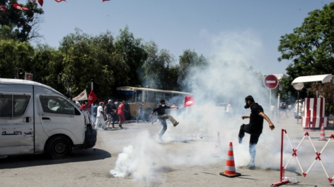 Τυνησία: Ολονύκτιες μάχες του στρατού με ένοπλη οργάνωση