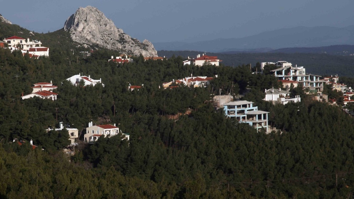 Στο Ε9 αυθαίρετα και ημιυπαίθριοι