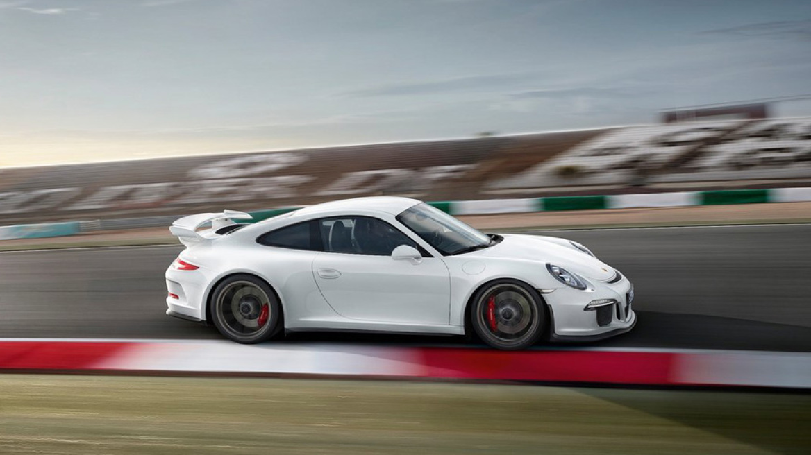 Video: Μια γρήγορη βόλτα με την 911 GT3