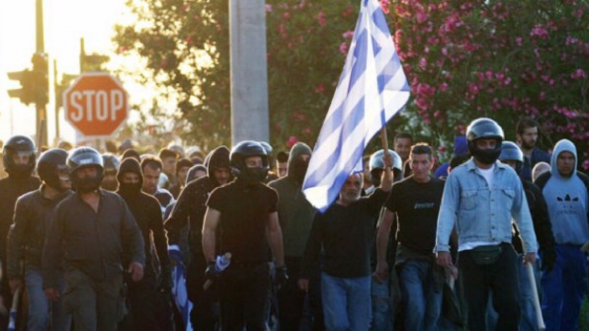 Συγκέντρωση Χρυσαυγιτών στα ... "Εξάρχεια" της Πάτρας