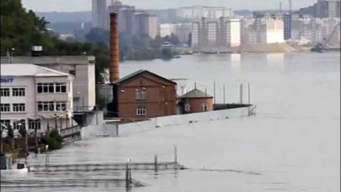 Οι πλημμύρες σαρώνουν τη ρωσική Άπω Ανατολή 